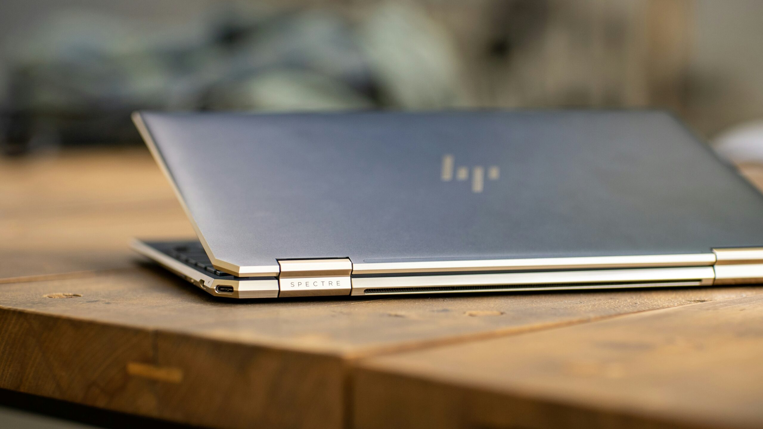 sửa laptop không lên nguồn