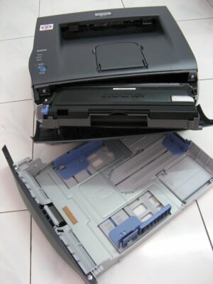 máy in mờ một bên