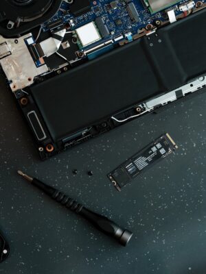 Dịch Vụ Sửa, Hàn Bản Lề Laptop Tại Thanh Hóa – Chắc Chắn Như Mới -